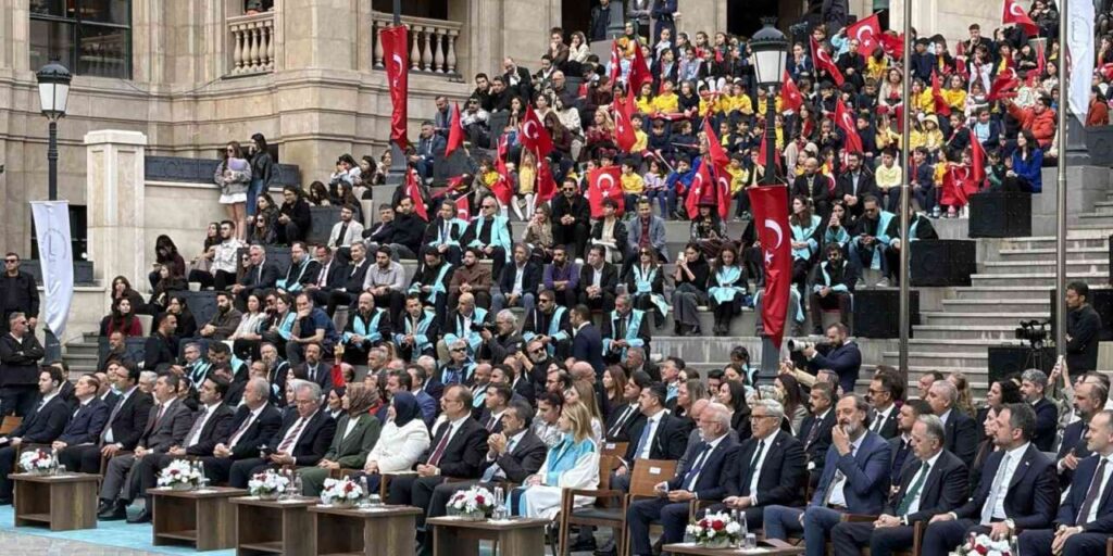 Bakan Tekin: “Okullarımızın kapısında, bahçesinde ve koridorunda gereken her tedbiri almayı sürdüreceğiz”