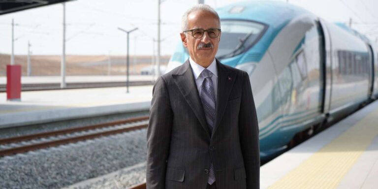 Uraloğlu: “Kırıkkale-Çorum hızlı tren hattı çalışmaları devam ediyor”