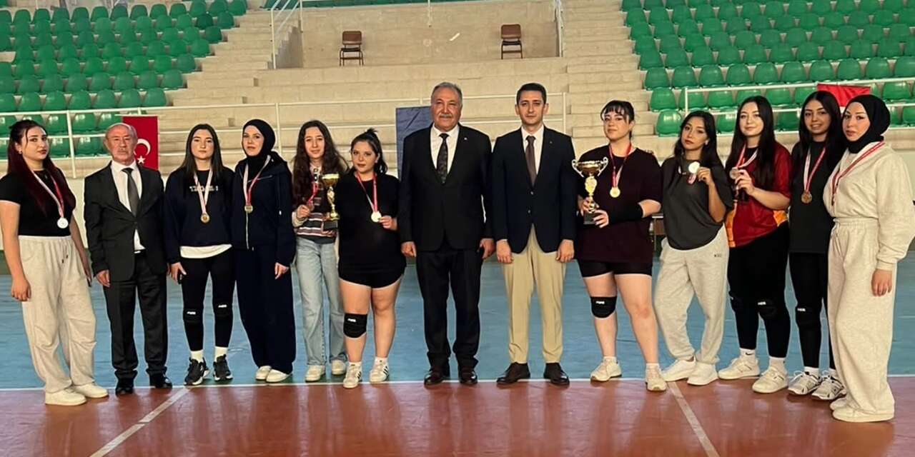 keskin’de-gurur-dolu-anlar!-genc-sporcular-odullerine-kavustu