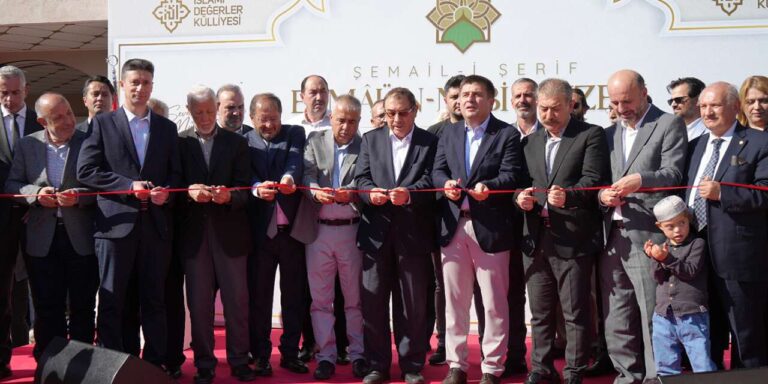 İslami Değerler Külliyesi’nde anlamlı açılış: Hasan Doğan ve babasının isimleri verildi