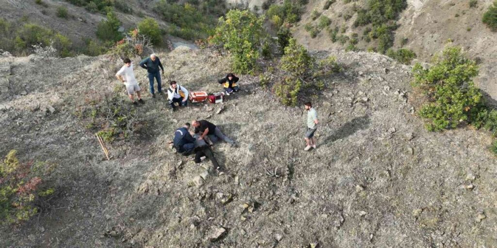 Kastamonu’da dağda fenalaşan vatandaşı ekipler sağ buldu
