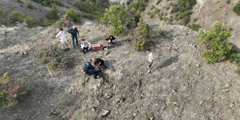 Kastamonu’da dağda fenalaşan vatandaşı ekipler sağ buldu