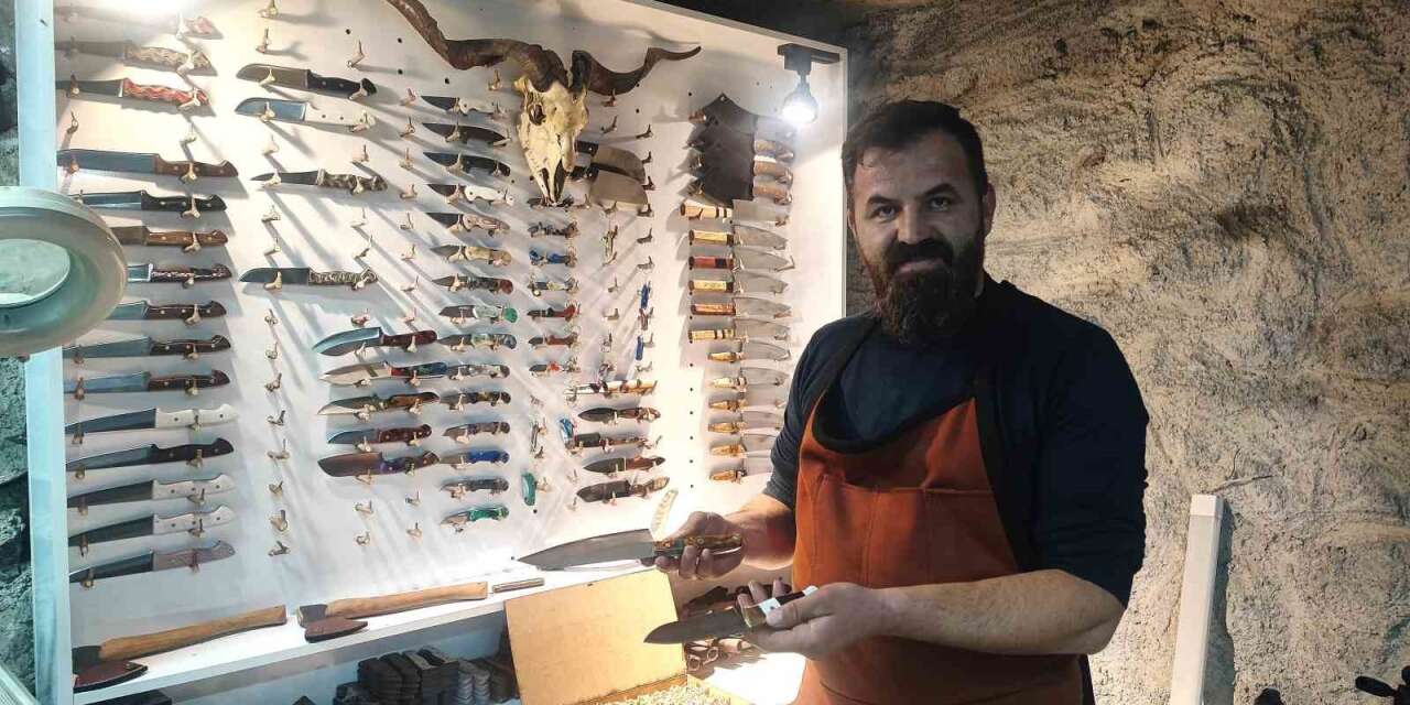 hayalini-odunlukta-gerceklestirdi:-hurda-metalleri-sanata-donusturuyor