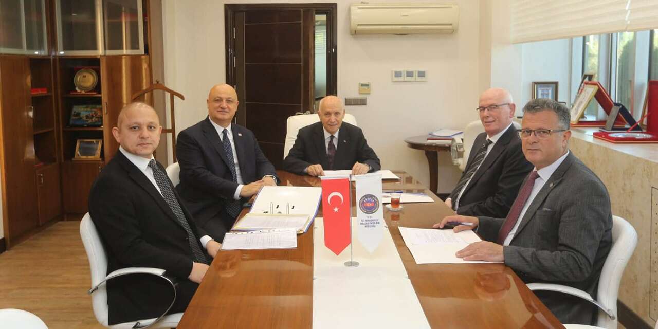 belediye-hizmetleri-icin-ortak-calisma-mesaji:-onal-toplantiya-katildi