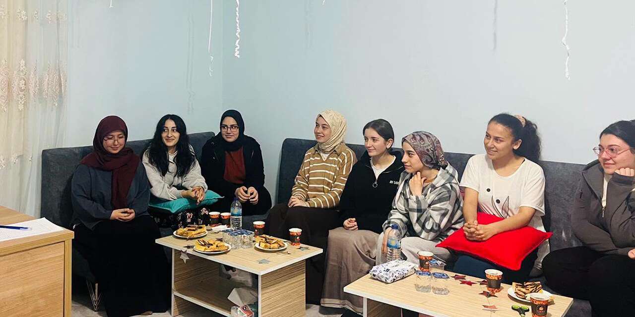 zor-zamanlarla-nasil-bas-edilir?-kaletepe-yurdu’nda-ogrencilerle-konusuldu