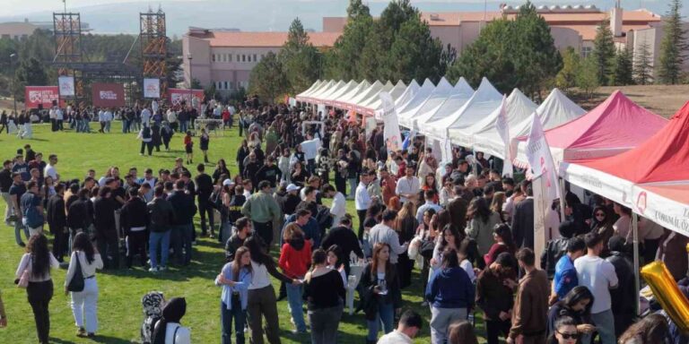 Hitit Üniversitesi’nde “Hitit’e Hoş Geldin Şenliği’26” coşkusu