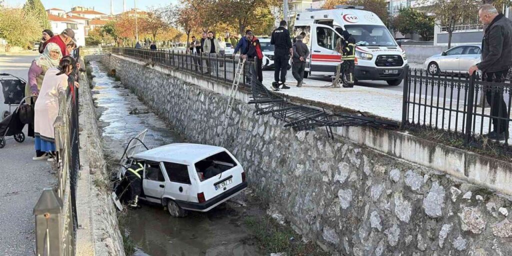 Çorum’da otomobil dereye uçtu: 1 yaralı