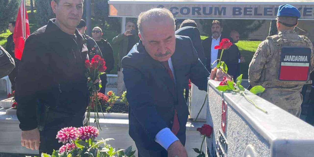 corum’da-sehitler-kabirleri-basinda-dualarla-anildi