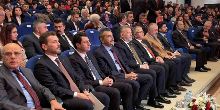 Bakan Tekin: “EBA’yı dünyanın en büyük eğitim içerik portallarından bir tanesi olmak üzere kurguladık”