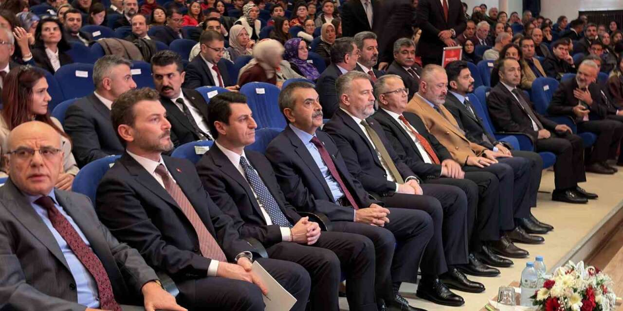 bakan-tekin:-“eba’yi-dunyanin-en-buyuk-egitim-icerik-portallarindan-bir-tanesi-olmak-uzere-kurguladik”