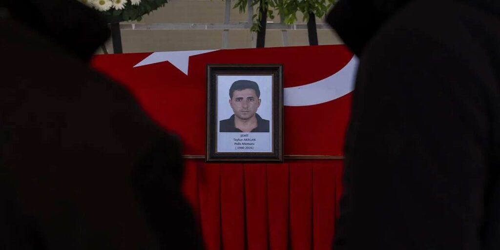 Trafik kazasında şehit olan polis memuru Ankara’da son yolculuğuna uğurlandı